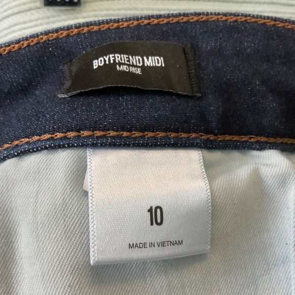 Express Shorts - Picture 6 of 6